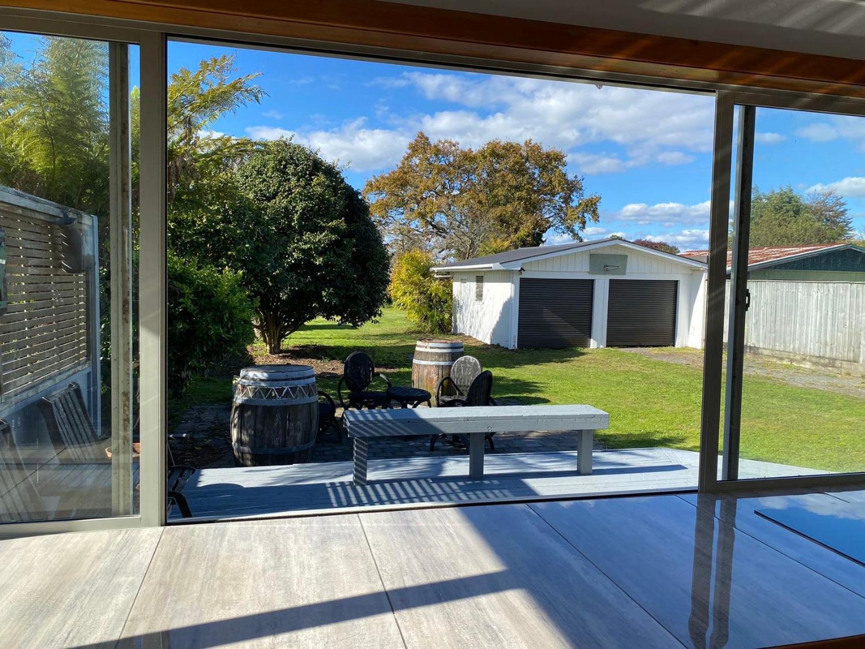 Peter'S Bach Villa Rotorua Exterior photo